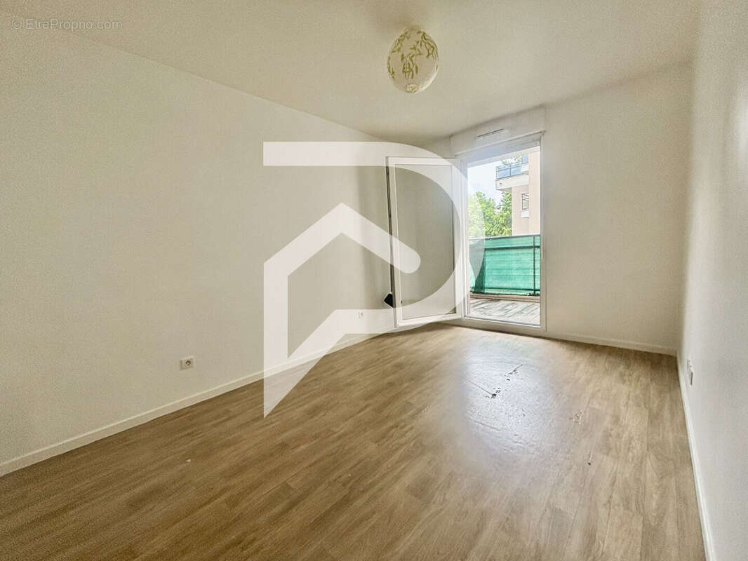 Appartement à MENNECY