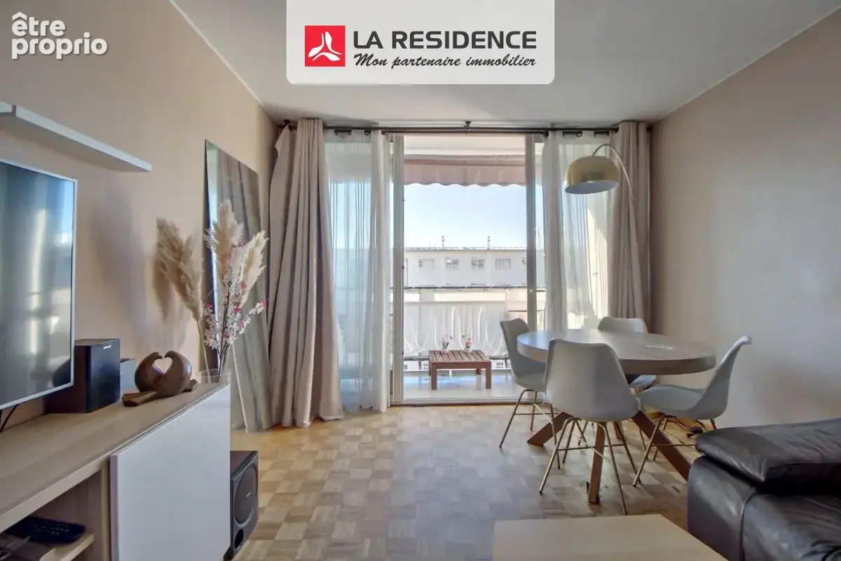 Appartement à LES CLAYES-SOUS-BOIS