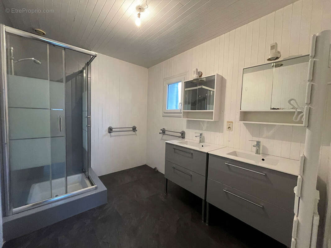 Maison à LA VILLE-AUX-DAMES