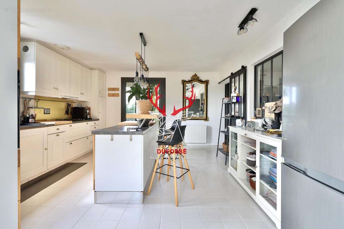 Photo 6 - Maison à LA TOUR-DE-SALVAGNY