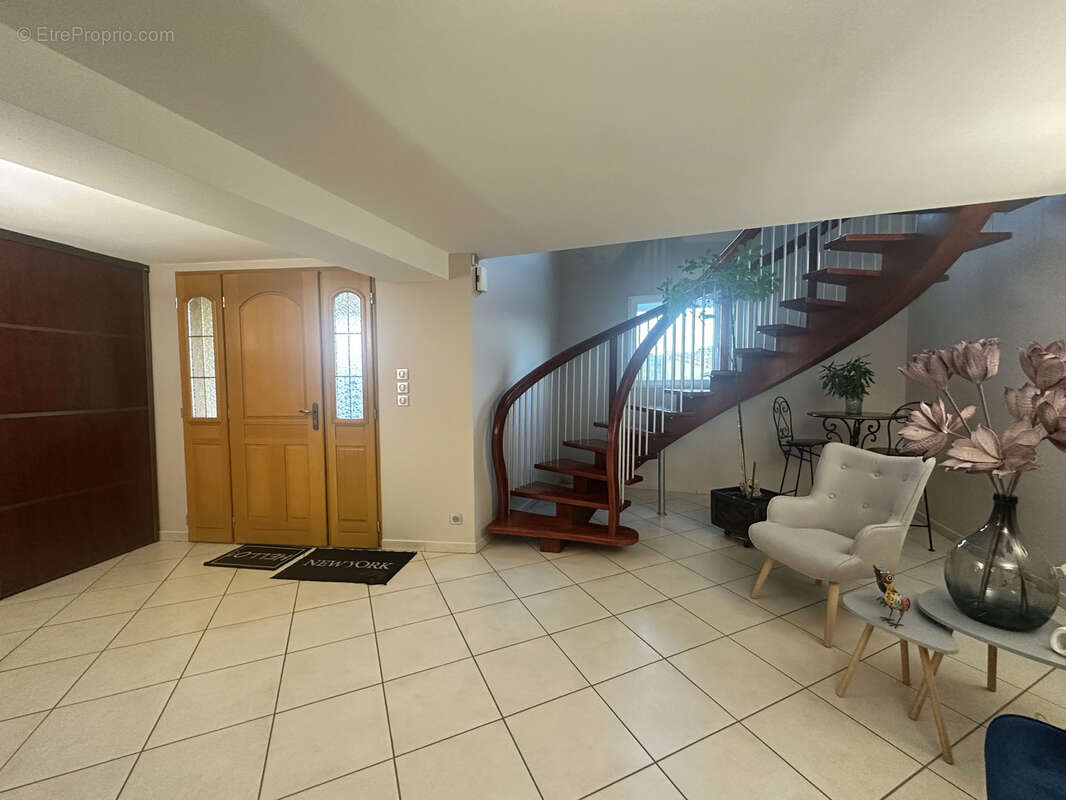 Maison à DECAZEVILLE