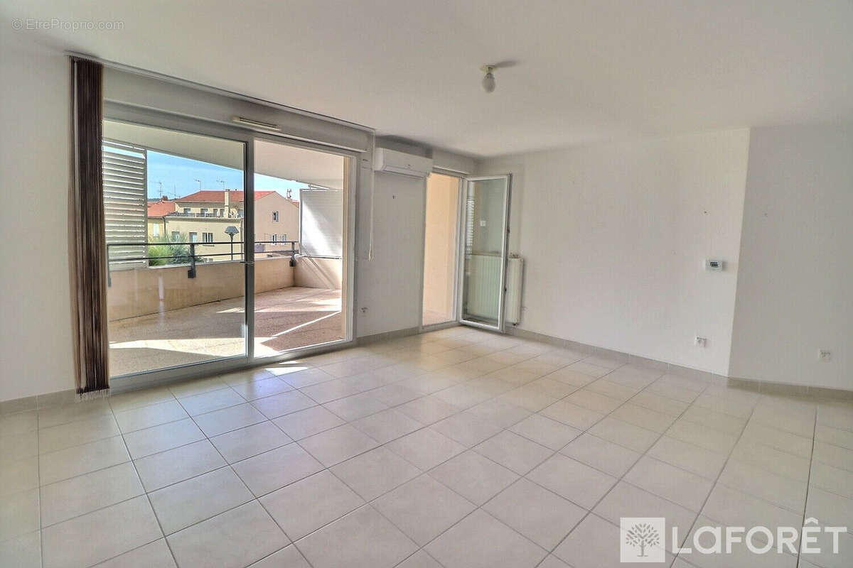 Appartement à HYERES