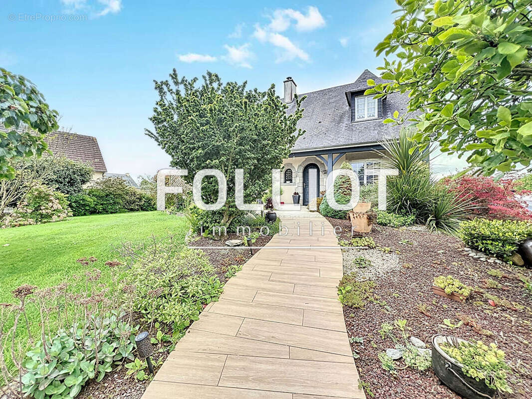 Maison à SAINT-SENIER-SOUS-AVRANCHES