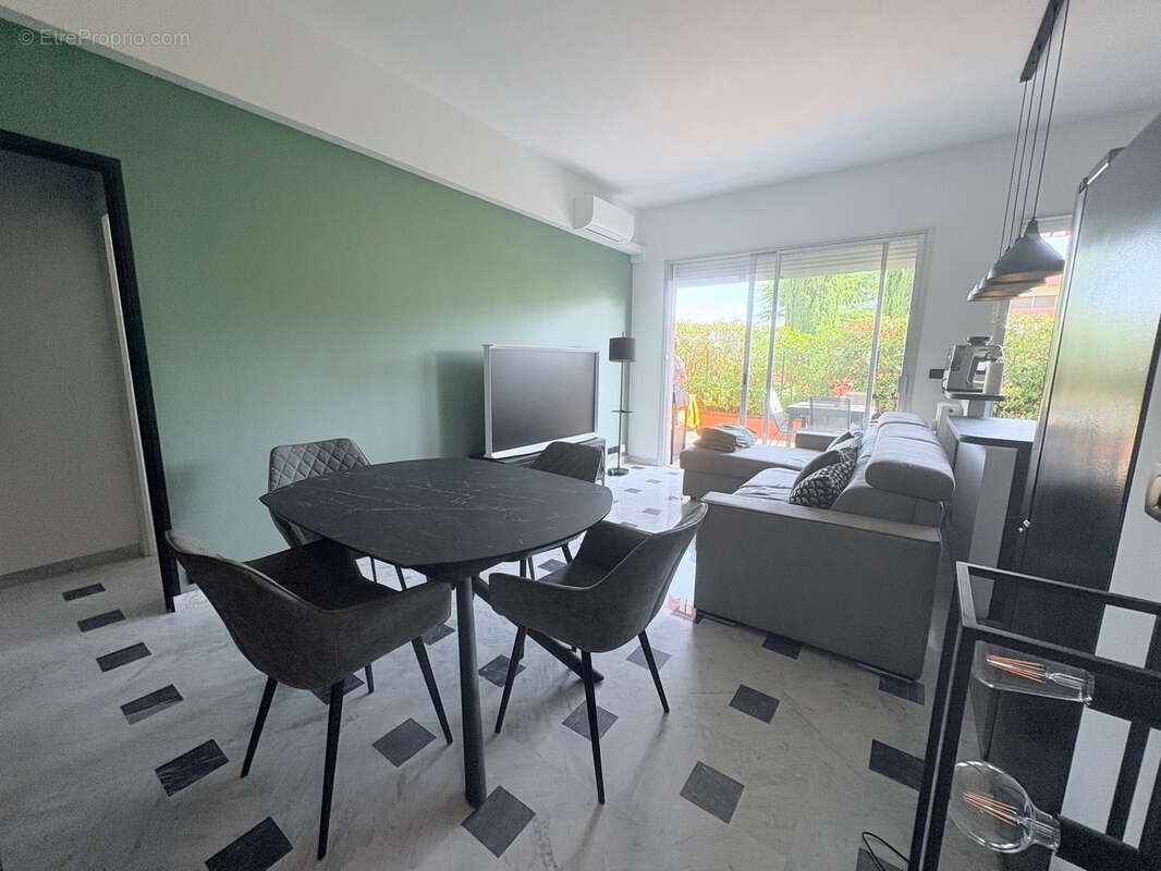 Appartement à CAP-D'AIL