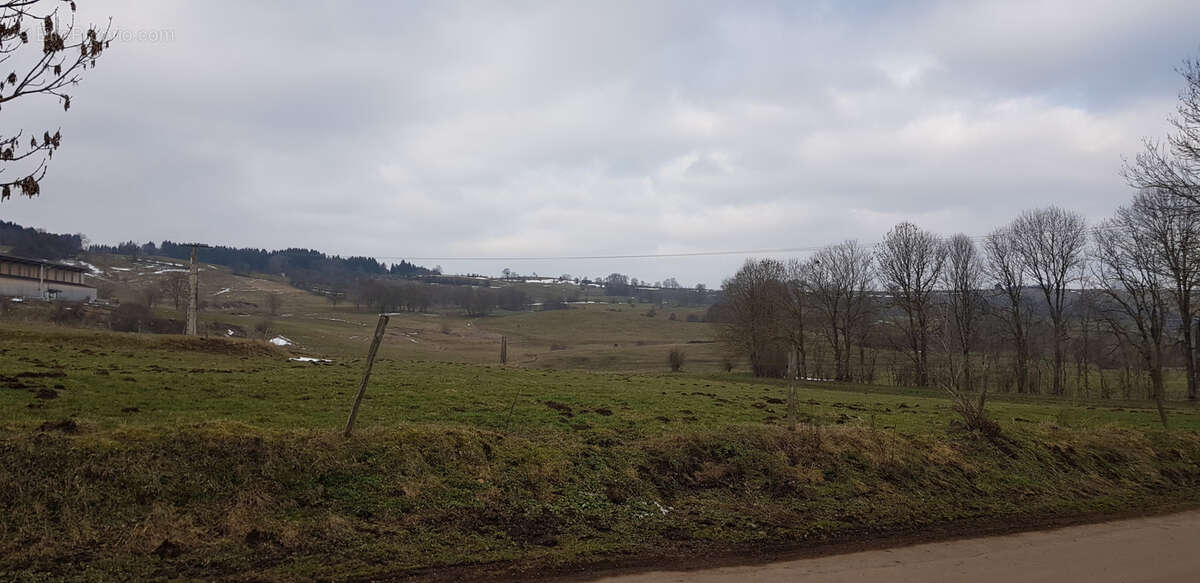 Maison à SEGUR-LES-VILLAS