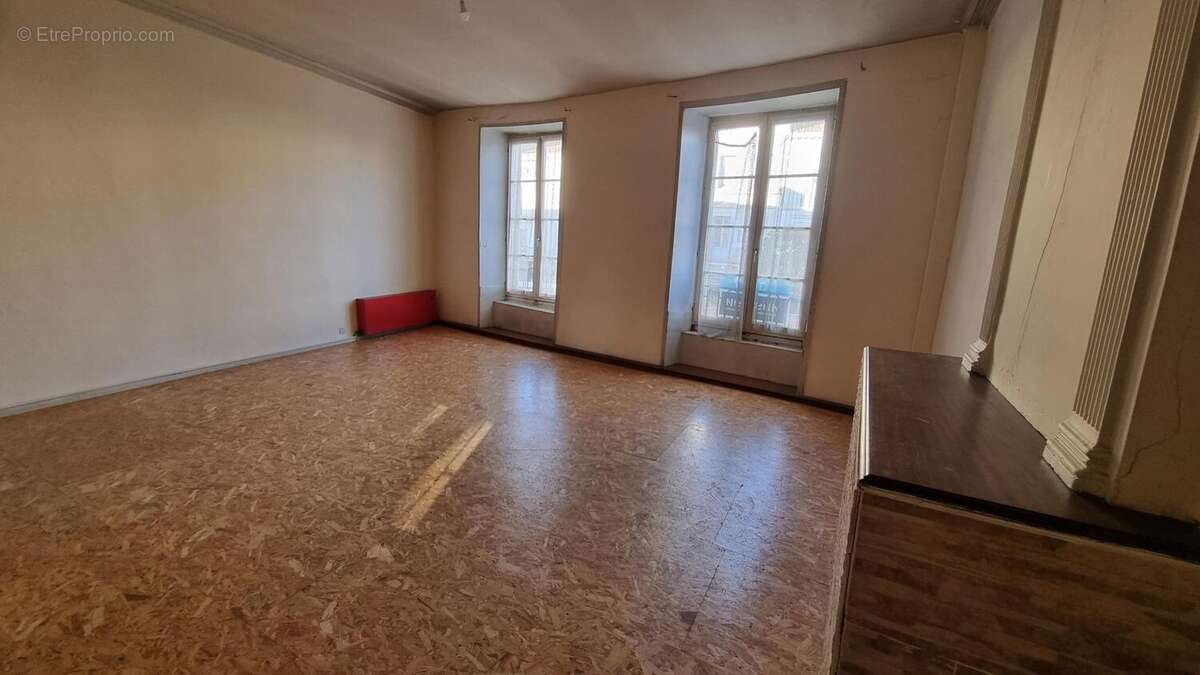 20250116_101024 - Commerce à NONTRON