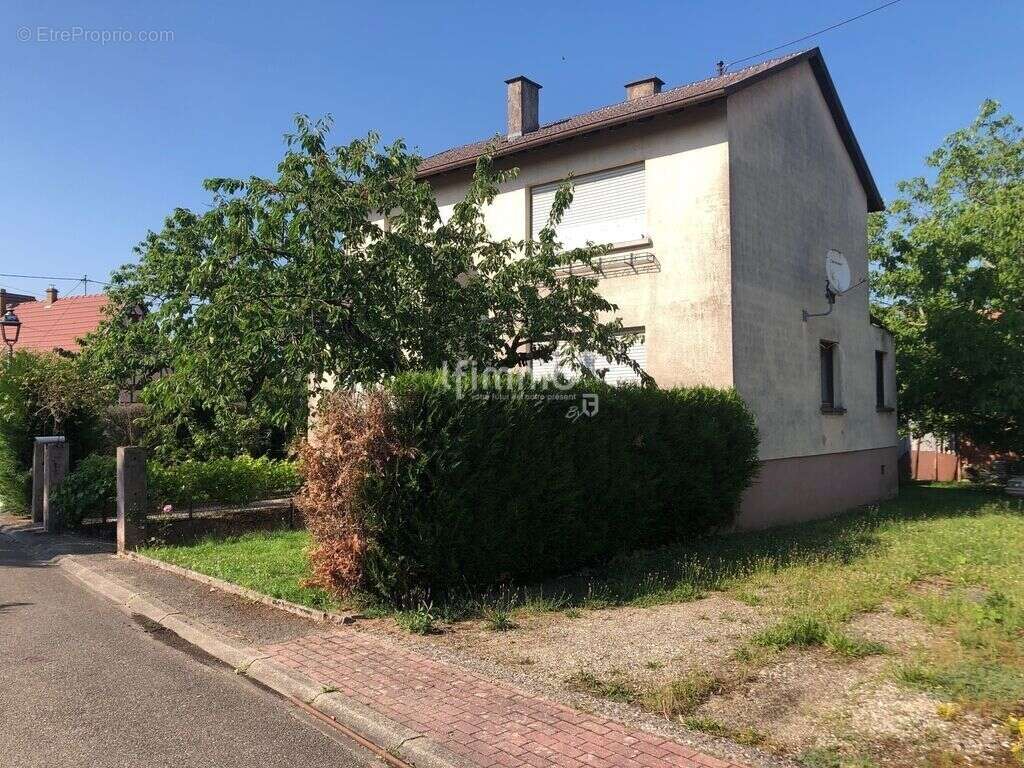 Maison à DIEFFENBACH-LES-WOERTH