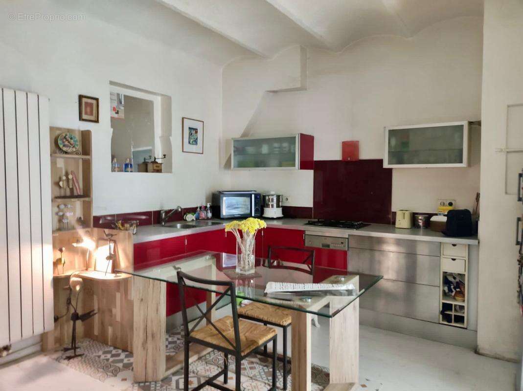 Appartement à MARSEILLE-1E