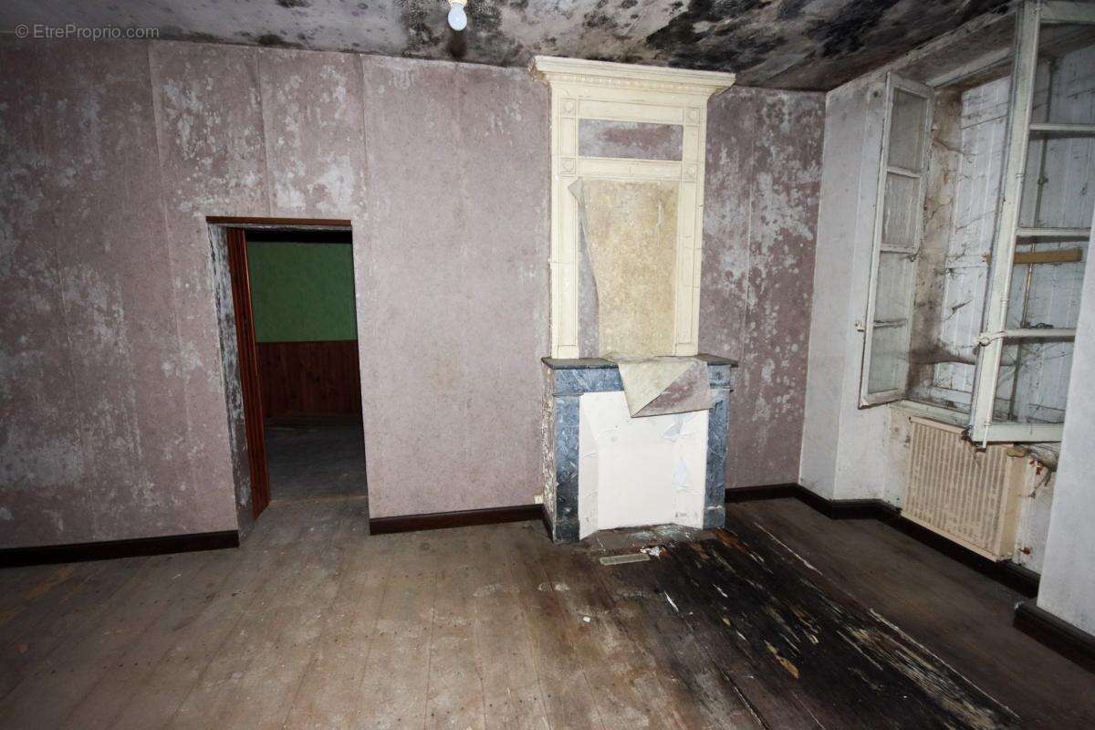 Maison à ROULLET-SAINT-ESTEPHE