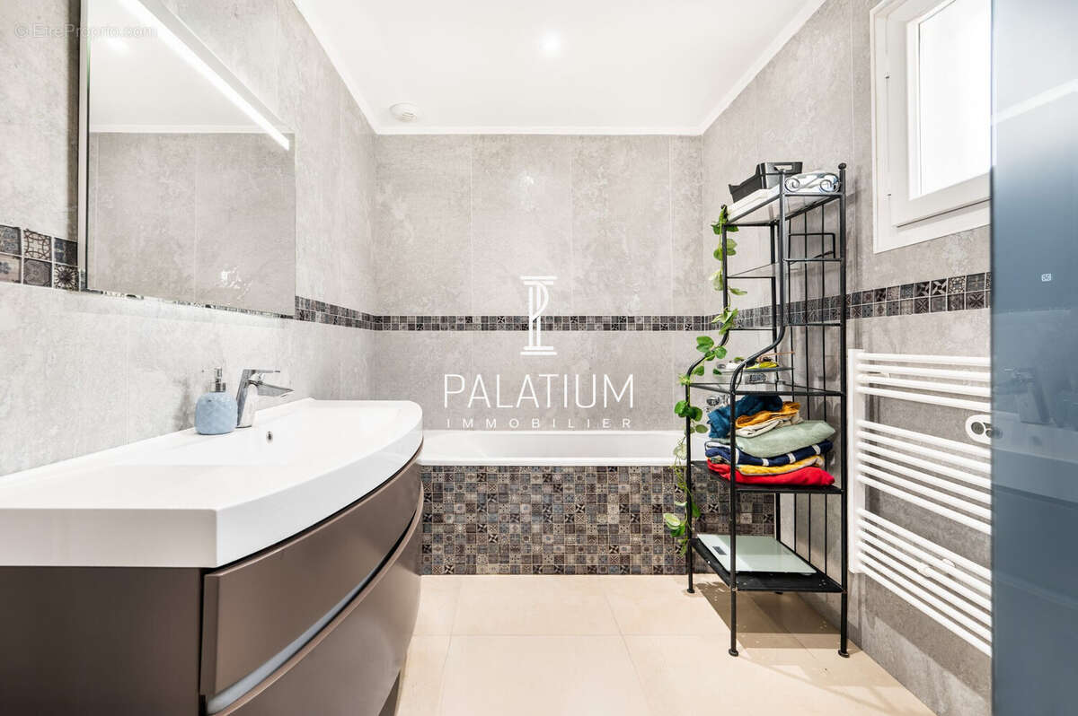 Maison à GINASSERVIS