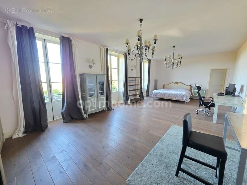 Maison à CHATEAUNEUF-LA-FORET