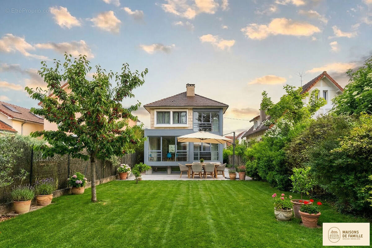 Maison à LE VESINET