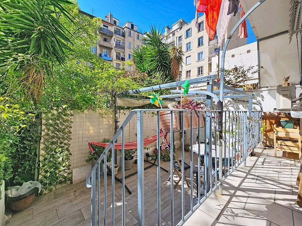 Appartement à MARSEILLE-4E