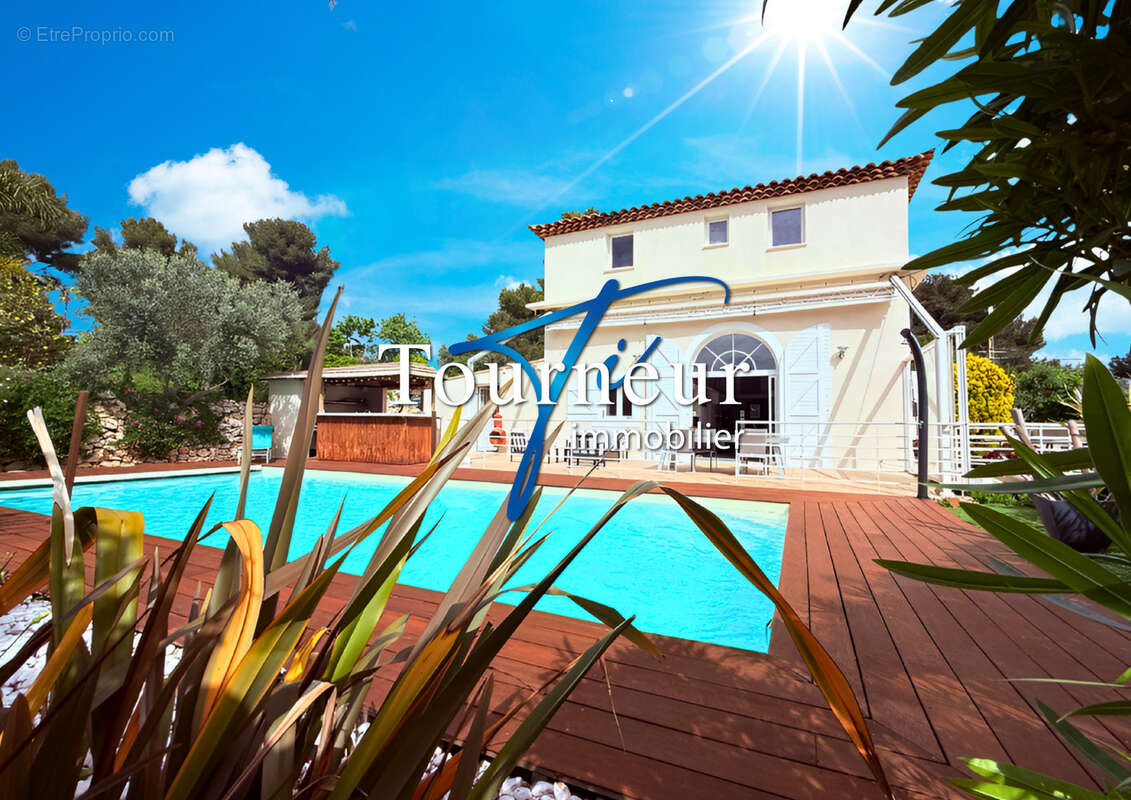 Sanary sur mer beaucours a 800m des plages villa standing de 232m2 hab. sur 1478m2 avec piscine - photo 2