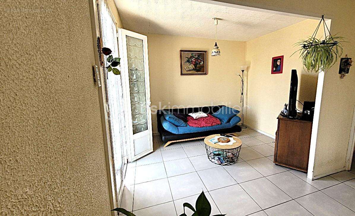 Maison à RUELLE-SUR-TOUVRE