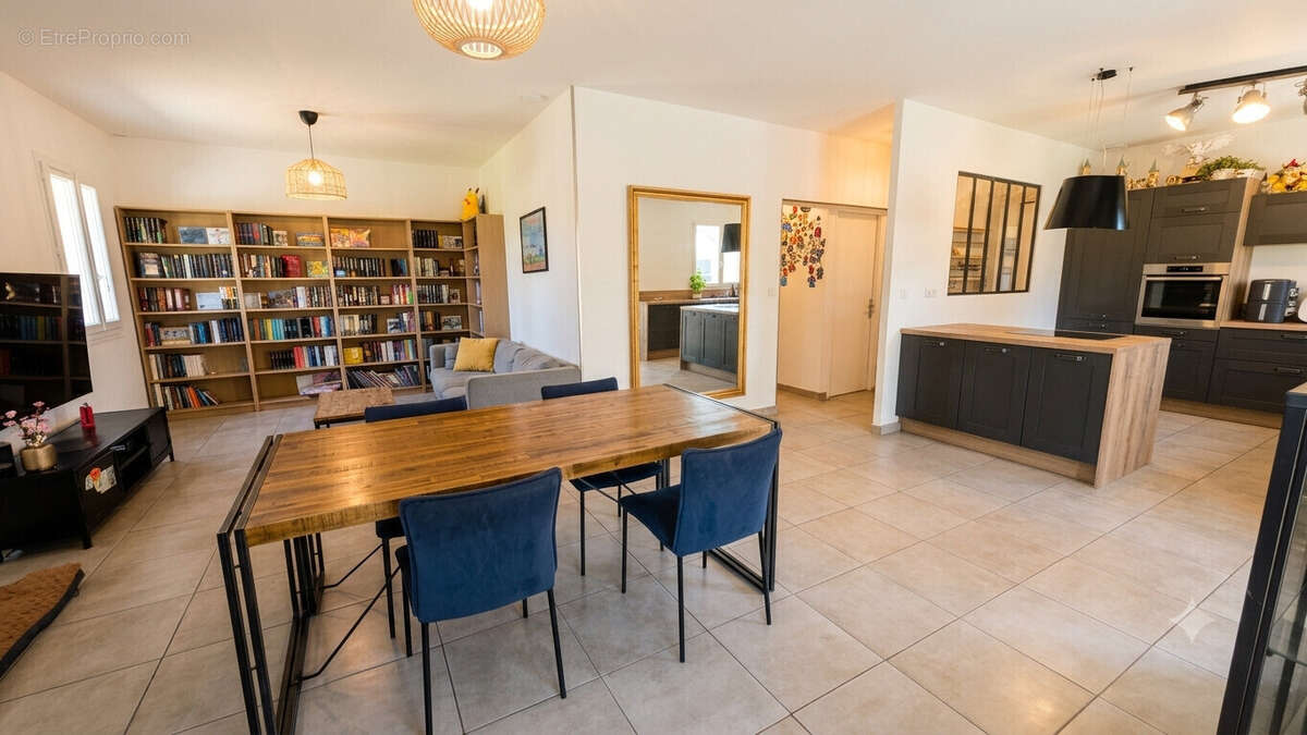 Villa de plain-pied avec piscine, quartier Piscine à Pertuis - photo 5