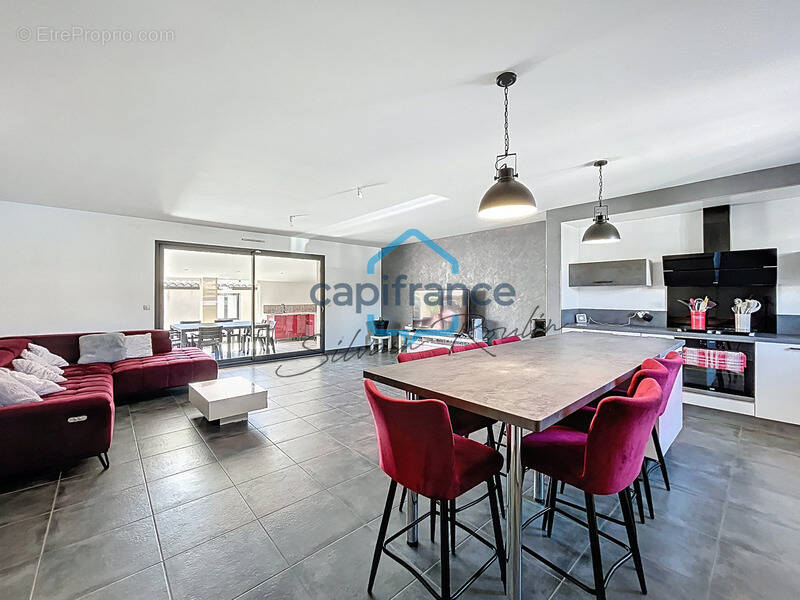 Maison à PIERRELATTE