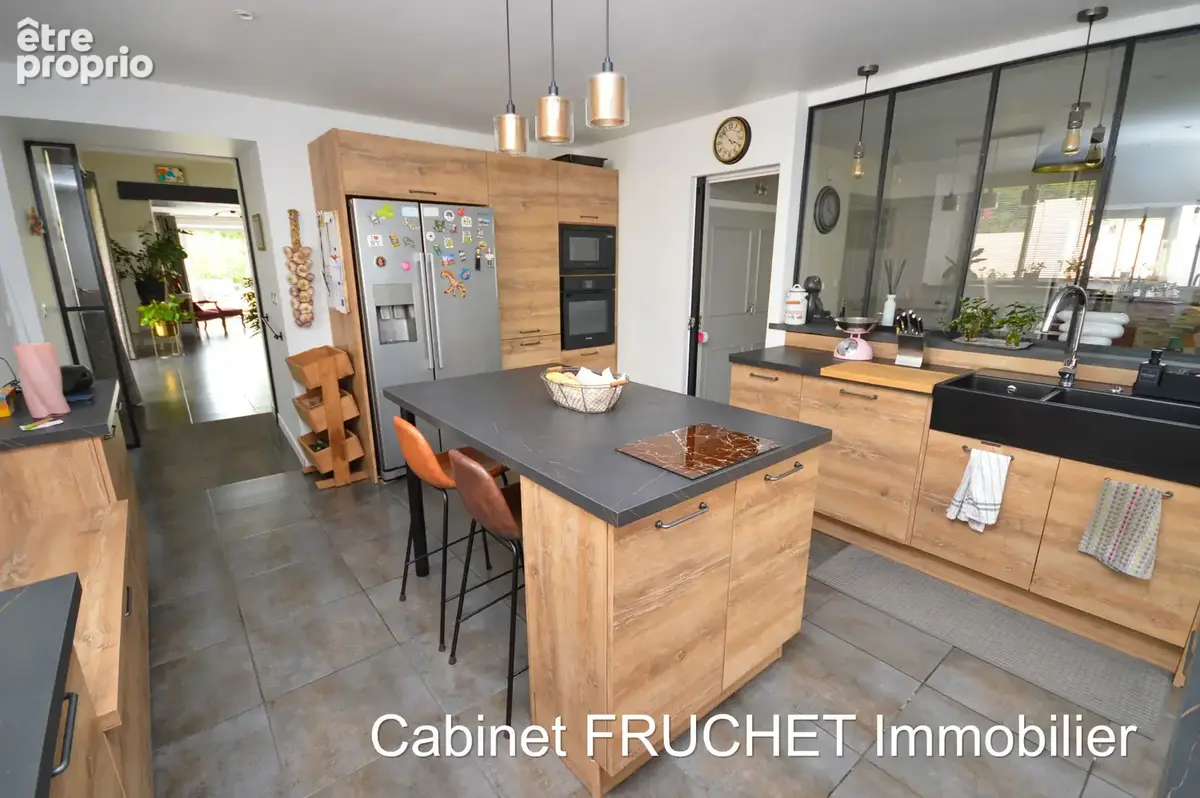 15 minutes de CHANTONNAY et de SAINT-JEAN-D'HERMINE - Très jolie maison de caractère - photo 7