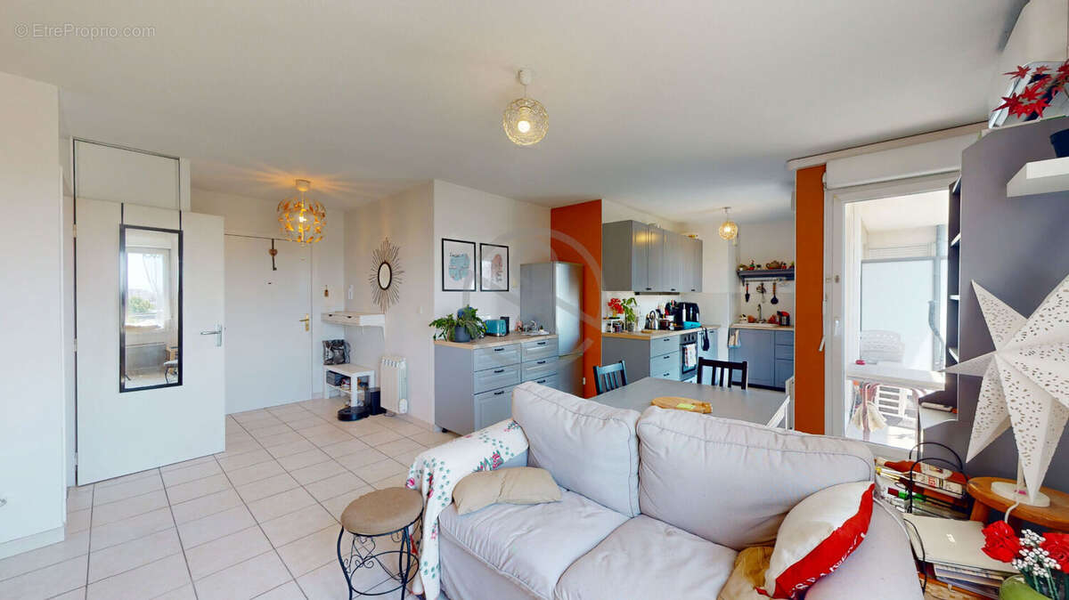 T2, Saint Fons avec Garage - photo 6