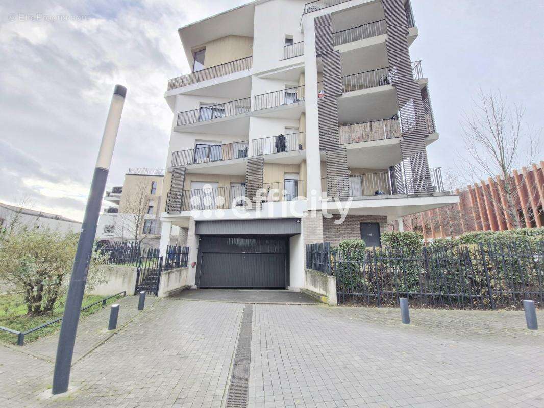 Parking à LES PAVILLONS-SOUS-BOIS