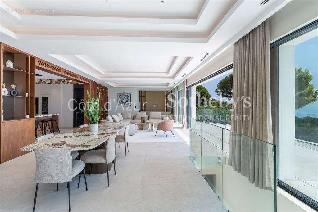 Villa contemporaine de 256 m² avec vue panoramique sur Monaco, piscine et cinq suites - photo 6
