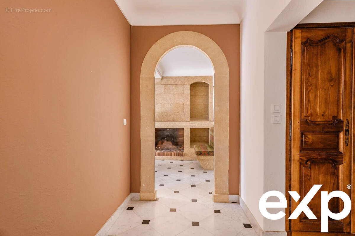 Détails - Maison à NIMES