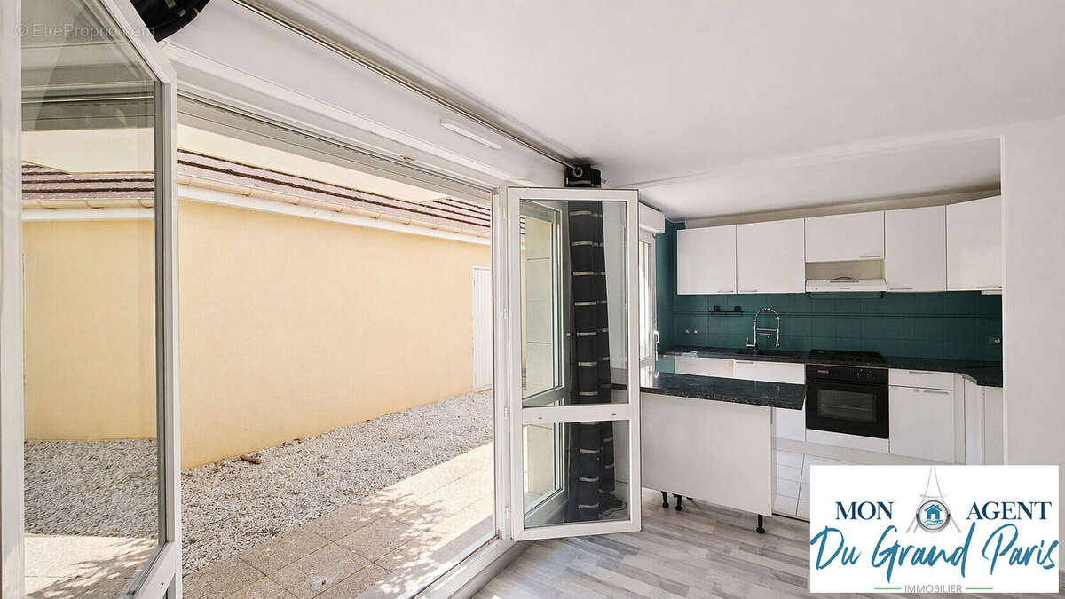 Appartement à MAGNY-LES-HAMEAUX