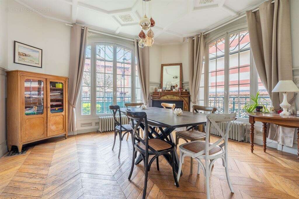 Maison 214 m² à Joinville-Le-Pont  - photo 4