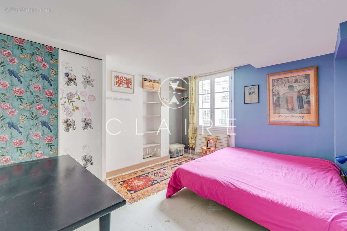 Appartement à PARIS-3E