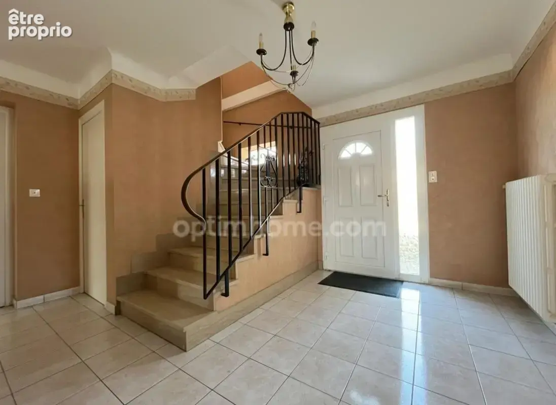 Maison à vendre 7 pièces MEYZIEU (69) - photo 6