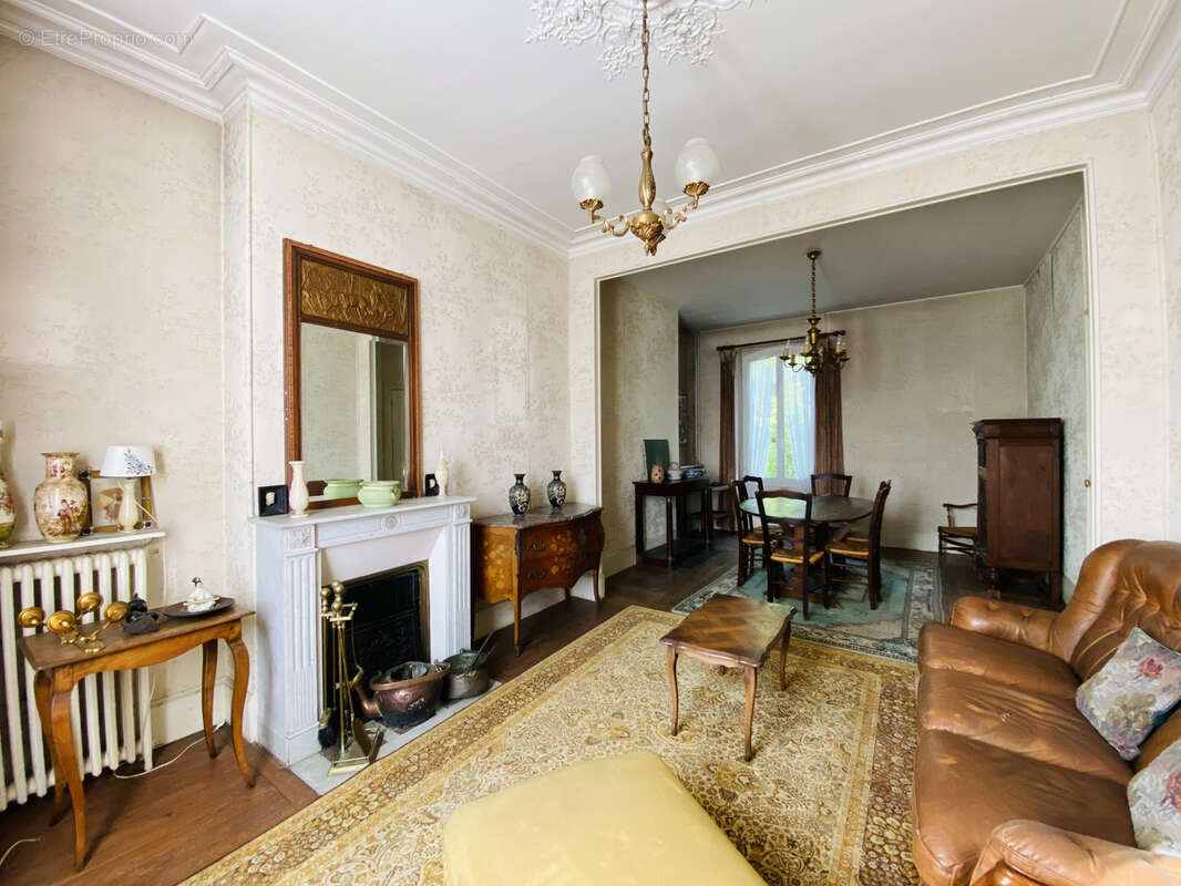 Maison à MONTEREAU-FAULT-YONNE