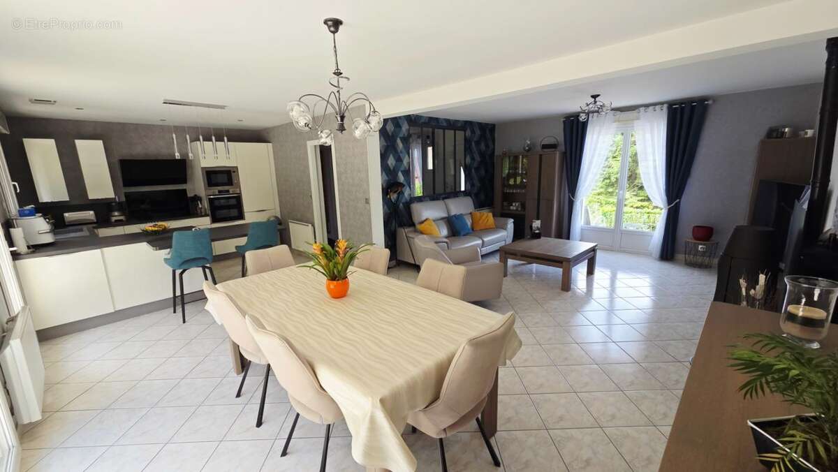 Maison 6 pièces / 111 m² / 298 000 EUR / CAMBLAIN-L'ABBE - photo 2