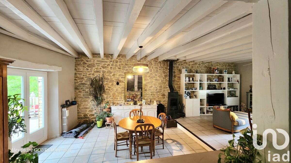 Photo 1 - Maison à ANTUGNAC