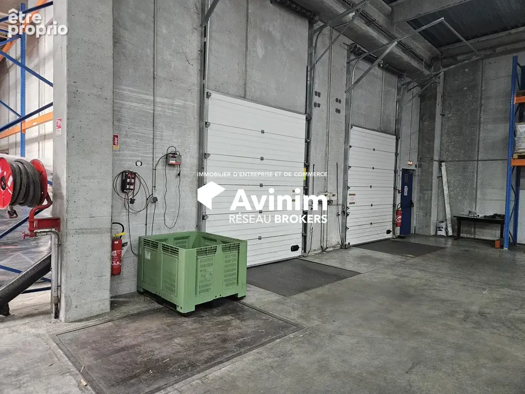 Commerce 3 022 m² à vendre à Oyonnax (01100) - photo 3
