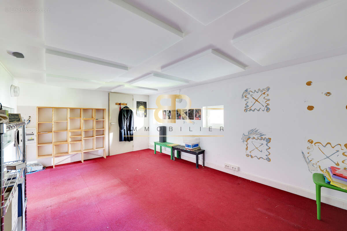COUP DE CŒUR - LOFT à usage mixte INSONORISÉ de 140m2 à AMÉNAGER à 8mn de la ligne 7 et du RER C - photo 13