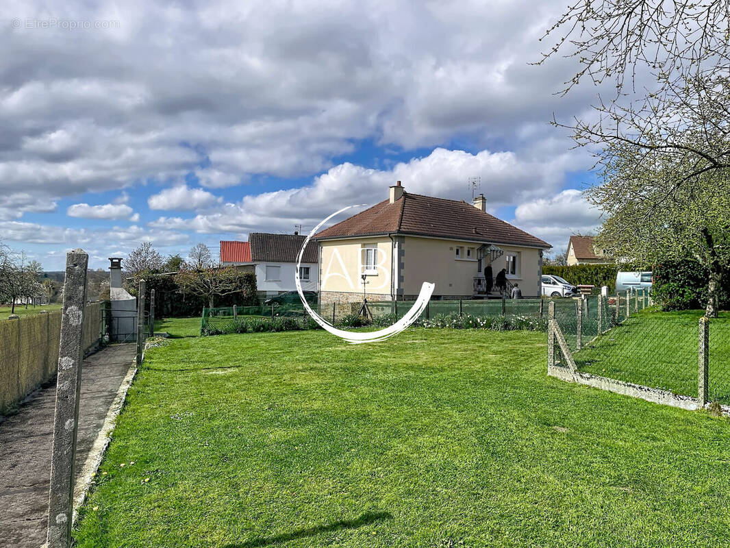 Maison à LA FERRIERE-AUX-ETANGS