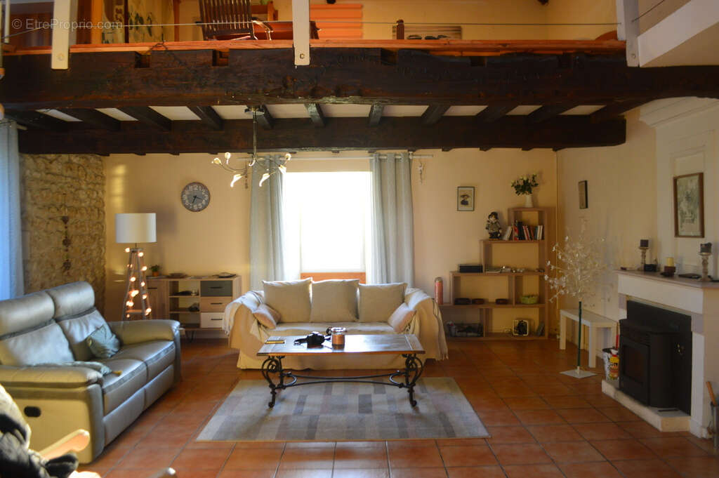 Maison à CHENAC-SAINT-SEURIN-D'UZET