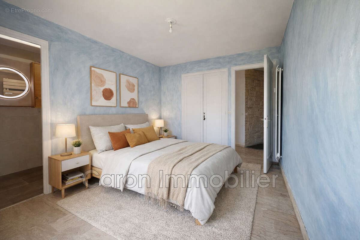 Appartement à MANDELIEU-LA-NAPOULE