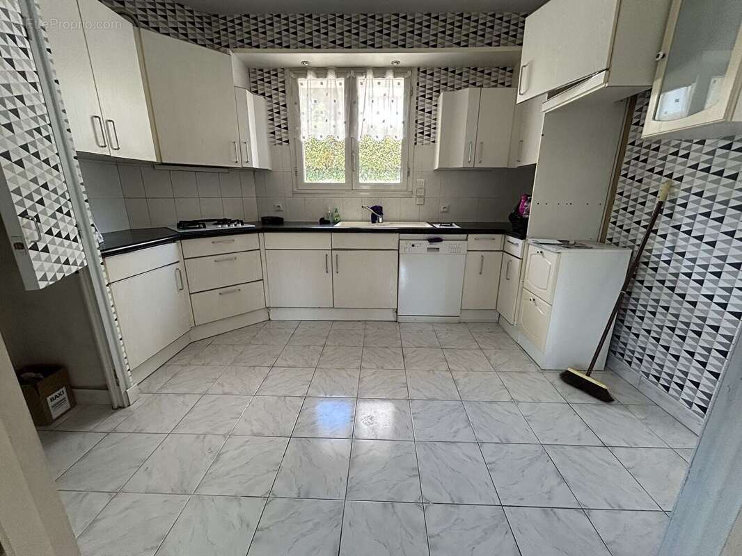 Maison 5 pièces à vendre à Quimper entre Brizeux et Chaptal - Calme et Lumineuse - photo 2