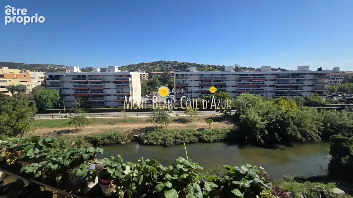 Appartement type villa sur le toit de 80 m2 environ, 3 chambres, vue mer, terrasse 100 m2, garage, cave - photo 26