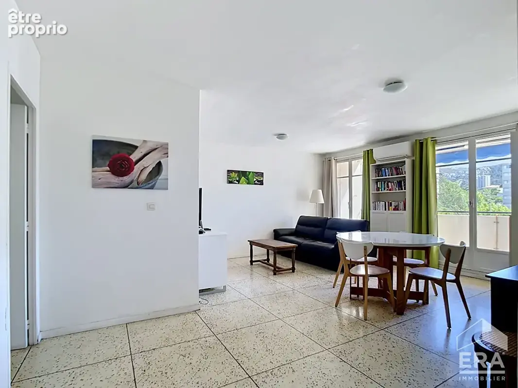 Appartement à MARSEILLE-9E