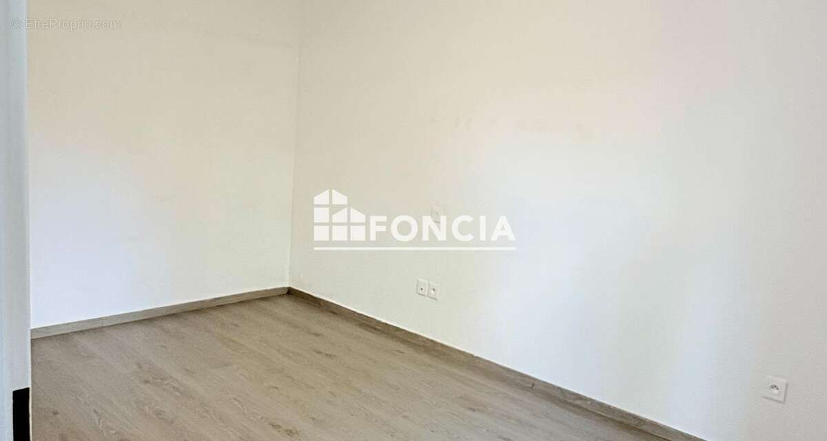 Grand t2 de 48 m2 proche de l'ormeau - photo 6