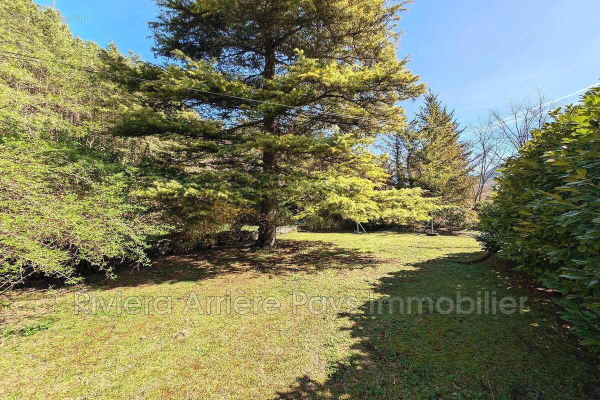 Maison à PUGET-THENIERS