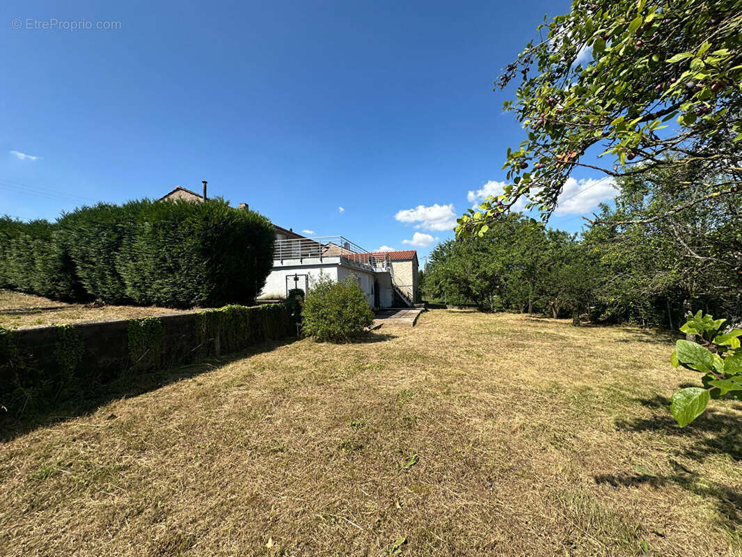 Maison à MONTOIS-LA-MONTAGNE