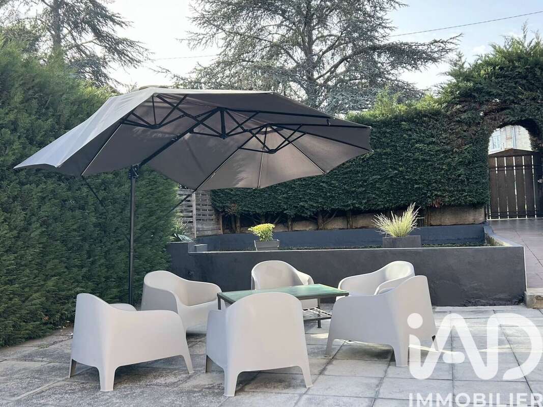 Photo 2 - Maison à ROCHE-LA-MOLIERE