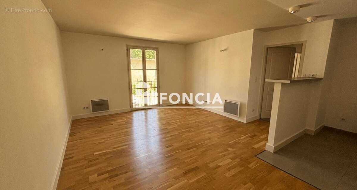 Appartement à VILLENEUVE-LES-AVIGNON