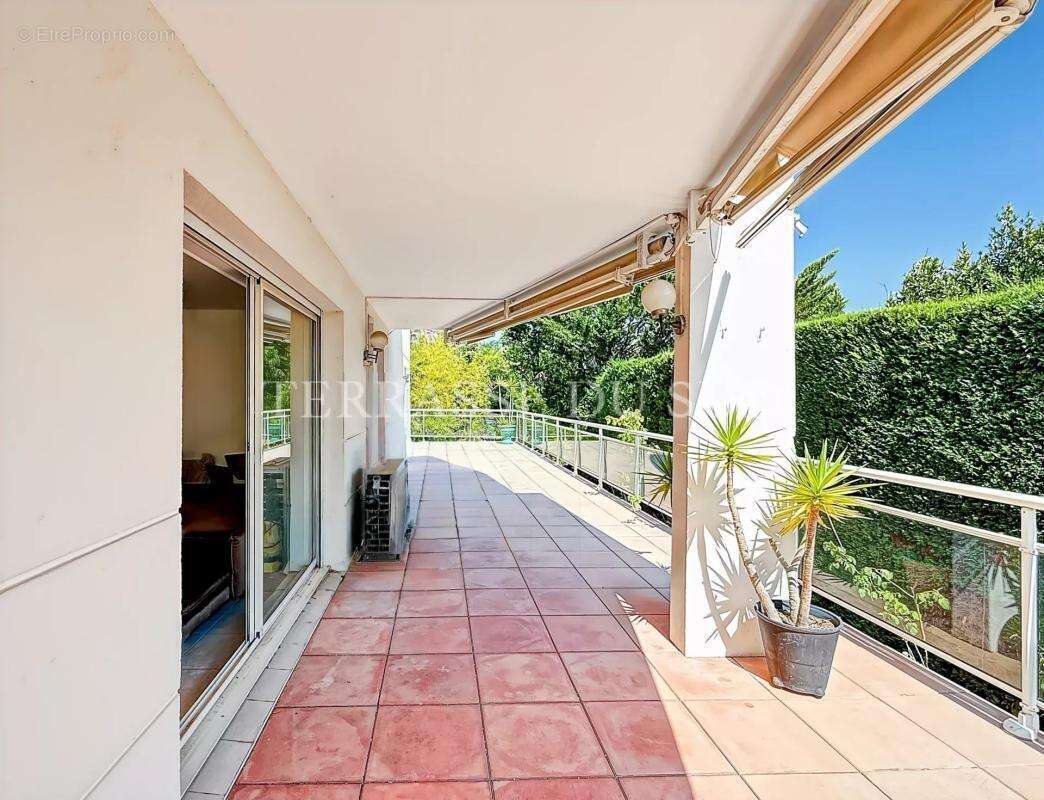 Vente Appartement 4 Pièces, 95 m2 avec 390 m2 de Terrasse et Jardin, Garage - Quartier La Plage - Marseille 8 - photo 18