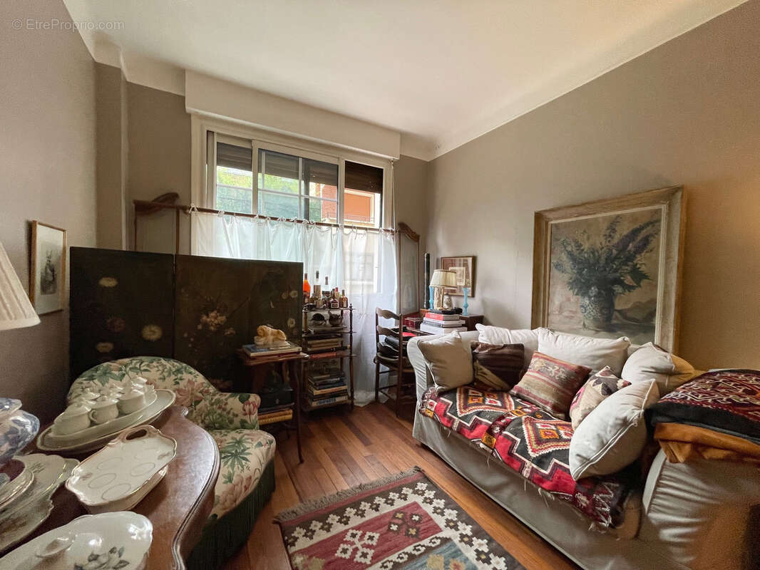 Appartement à NEUILLY-SUR-SEINE