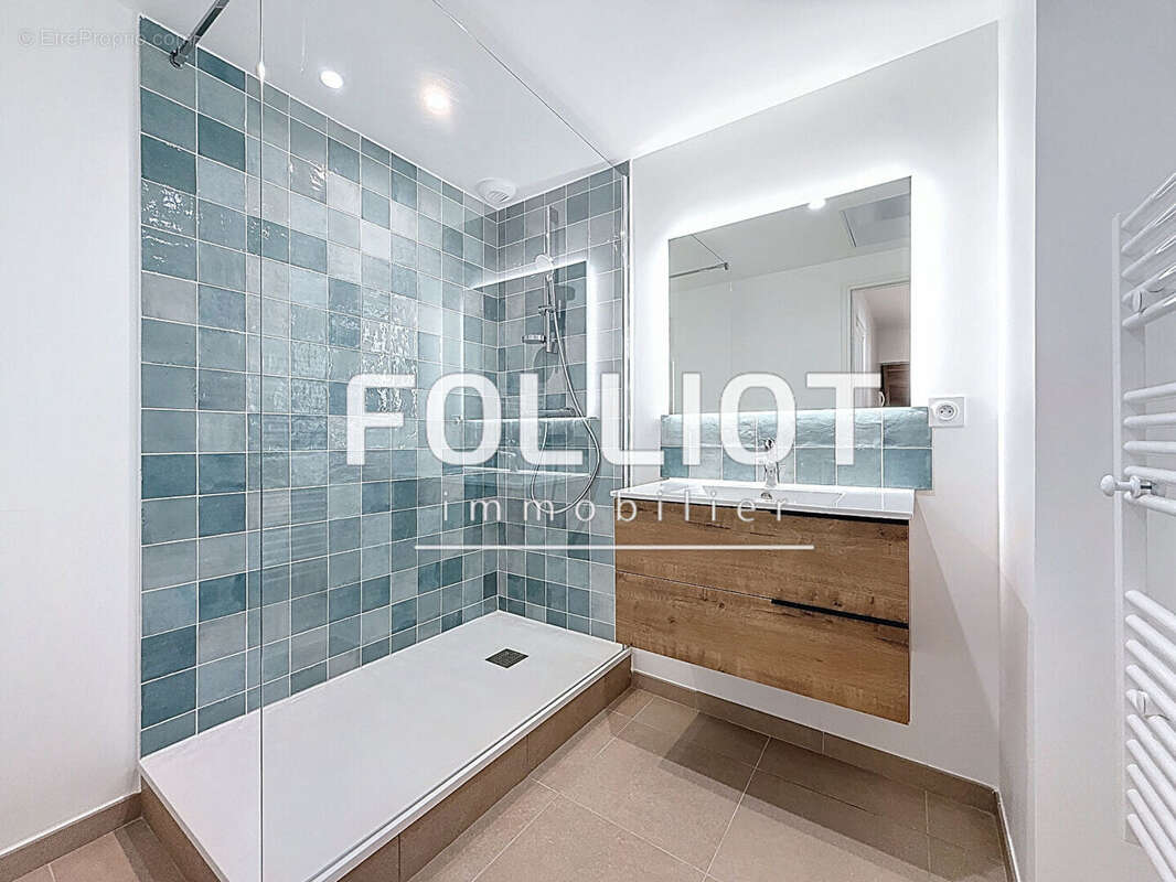 A vendre au coeur de CARTERET Appartement 3 pièces avec combles aménageables - photo 7
