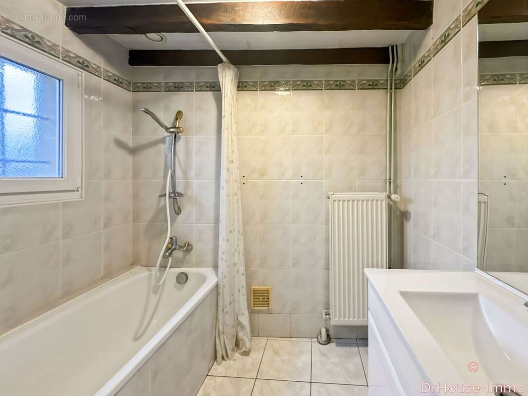 Maison à SAINT-GERMAIN-DE-LA-COUDRE